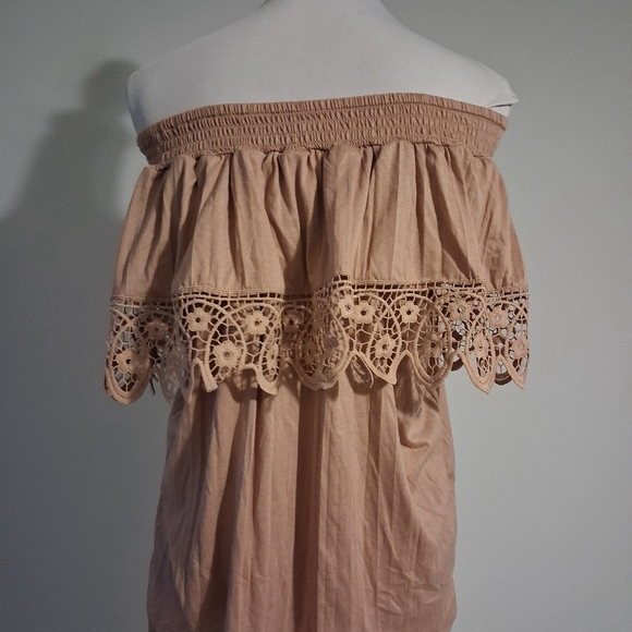 Tan Lace Trim Women's Top Size Med - Picture 11 of 11
